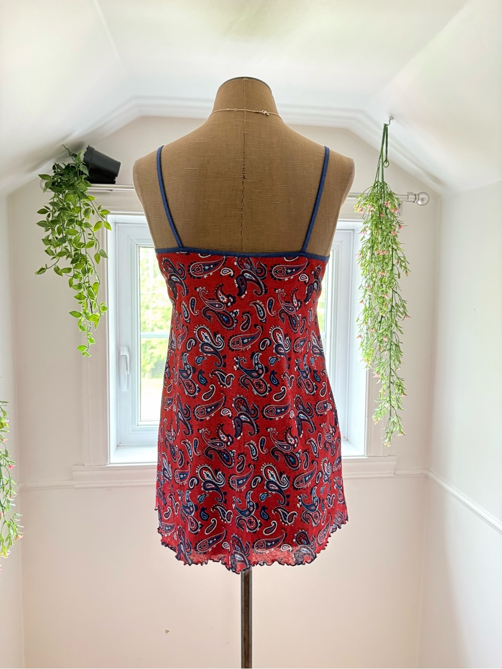 Red Paisley Open-Front Cami Top - Picture 3 of 5